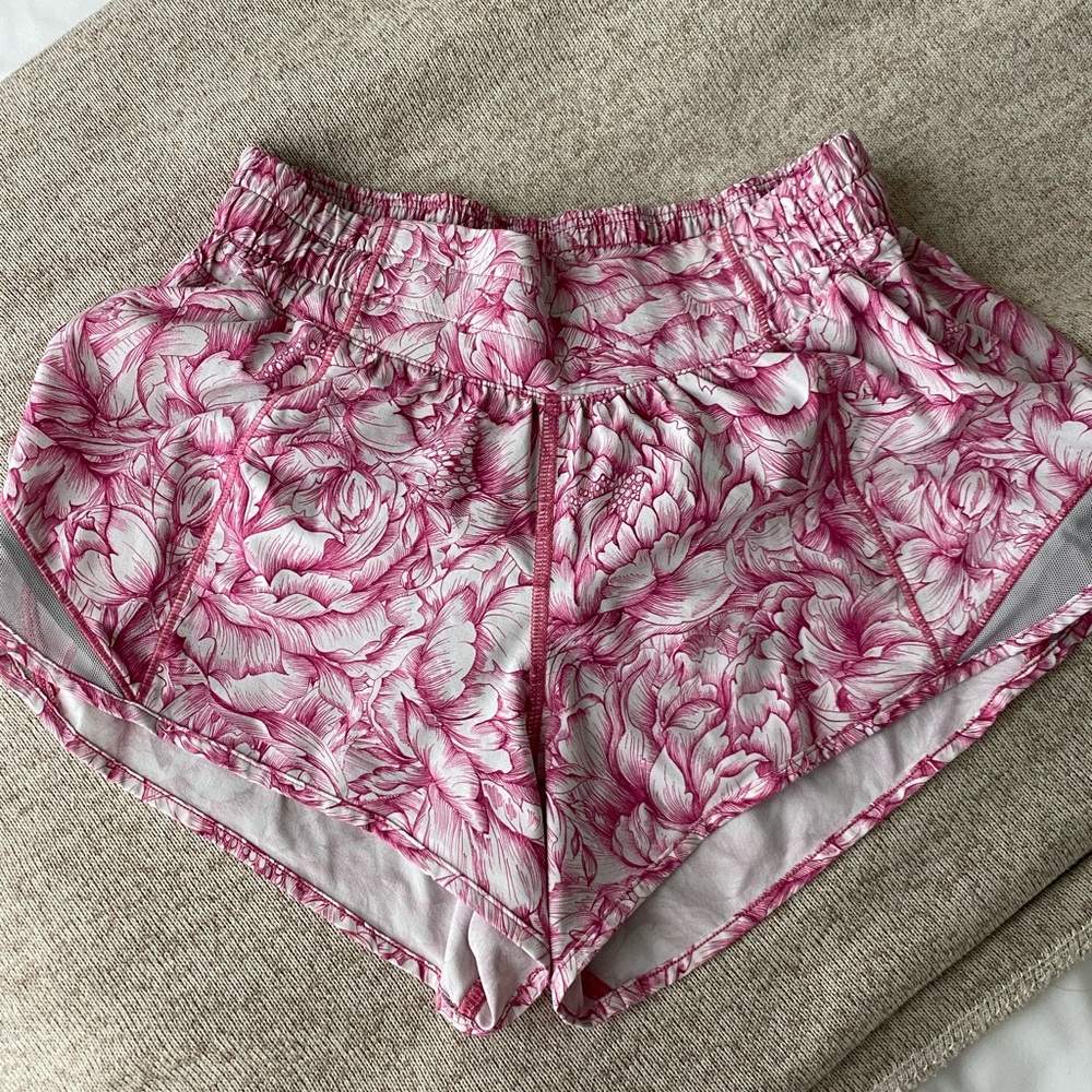 Lulu lemon Hotty Hot Shorts